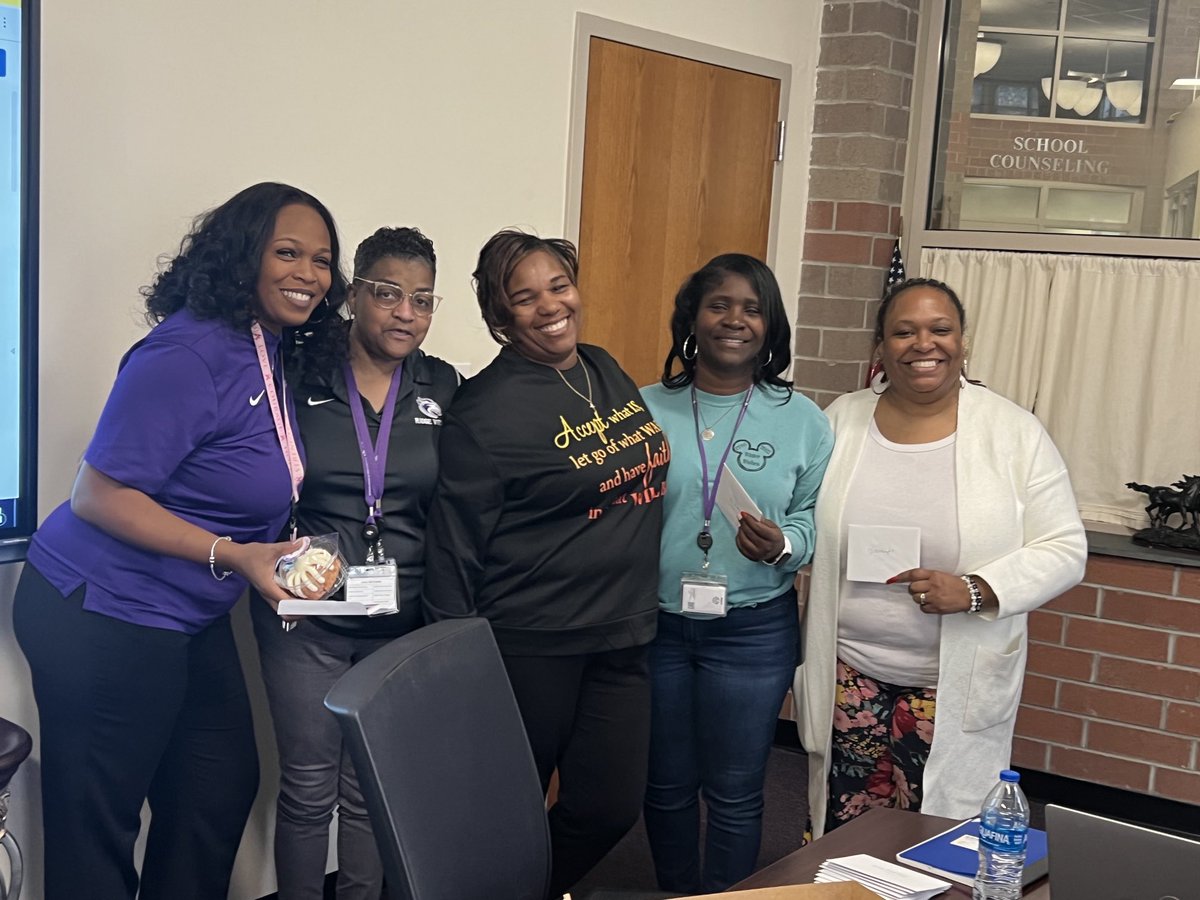 Thanking Support Staff for everything they do every day..esp American Education Week Thankful for You this season and all seasons.⁦<a href="/RV_cheerleading/">Ridge View High Cheer</a>⁩ ⁦<a href="/RidgeView_StuCo/">Ridge View StuCo</a>⁩ ⁦<a href="/RidgeViewSports/">Ridge View Sports</a>⁩ ⁦<a href="/DrBrendaMack/">DrMack</a>⁩ ⁦<a href="/CoachJewelBrown/">Jewel Brown</a>⁩ ⁦<a href="/rvhs/">Ridge View High School: A Med Pro Magnet</a>⁩ ⁦