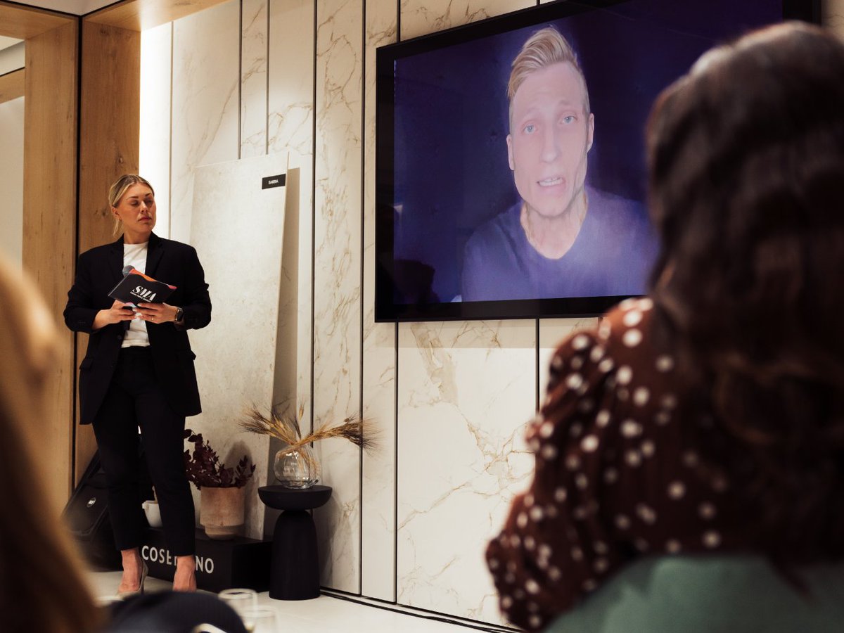 🏆 Snart är det dags igen! Vi pratar såklart om Social Media Awards 🎉
Den 19 januari klockan 10.00 kommer vi avslöja årets bästa sociala medierkonton.
Nytt för 2024 är att vi kommer visa topp-5 i varje kategori.
Detta vill du inte missa 👉🏼  learn.meltwater.com/emea-se-live-w…