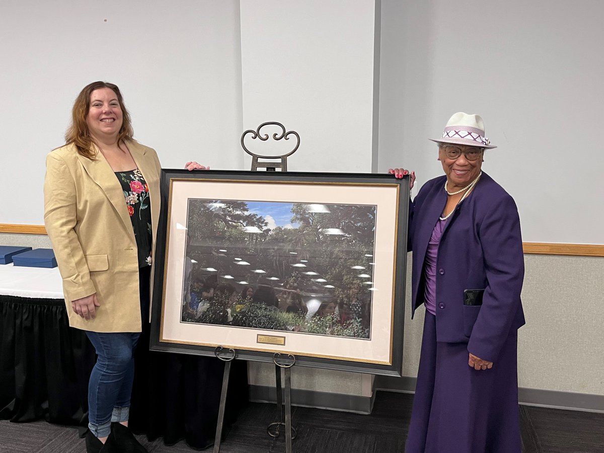 With Thanksgiving coming up, we wanted to give thanks and highlight a local volunteer named Doretha Tompkins.  At 90 years old, she just won both the Jake Godbold Award from @JaxBeautiful and the statewide Keep Florida Beautiful Volunteer of the Year Award!  (1/2)