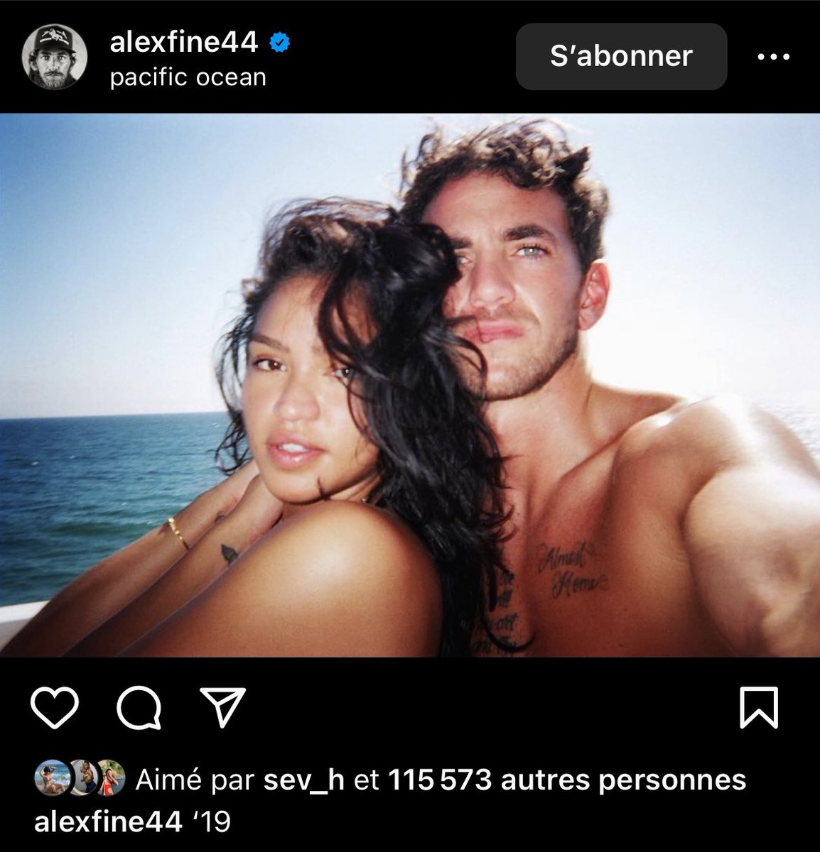 Fin 2018, Cassie est à S.Francisco;
Diddy va poster des photos de Cassie, déclarant son amour.
En face Elle et Alex vont poster en même temps sur Insta des photos pour officialiser la relation. 
Alex avec sa mère et elle et la photo d’Alex légende 19  
L’air de dire 2019 à nous.