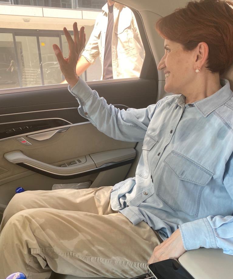 Bilinsin ki, Genel Başkanımızın sözü Teşkilatımızın sözüdür. Bize göstereceği her istikamet teşkilatımızın pusulasıdır…

Bunun haricindeki hadsizce okunan hiç bir sözün bizim için hükmü yoktur!

#LiderMeralAkşener