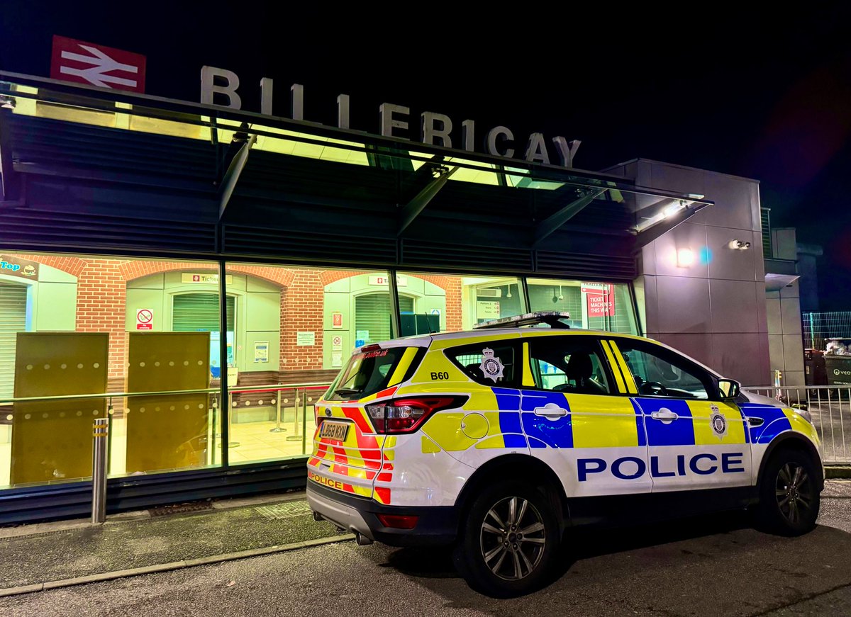 Officers have spent time at #Billericay this evening reassuring the staff and passengers of @greateranglia #seeitsayitsorted