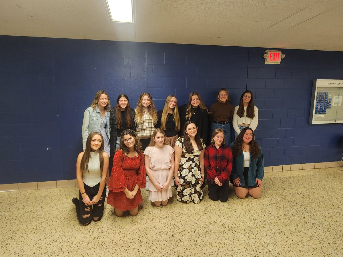 midview_tennis's tweet image. Everyone looks so nice at our 2023 Season banquet! 
#stillworking
#gearingupfor2024
#indoorwork

Always tough to say farewell to our Senior Players....Natalie Lisicky,Candice Lane,and Nora Scibbe