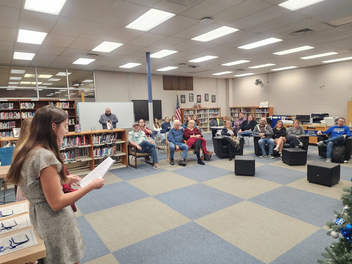 midview_tennis's tweet image. Everyone looks so nice at our 2023 Season banquet! 
#stillworking
#gearingupfor2024
#indoorwork

Always tough to say farewell to our Senior Players....Natalie Lisicky,Candice Lane,and Nora Scibbe