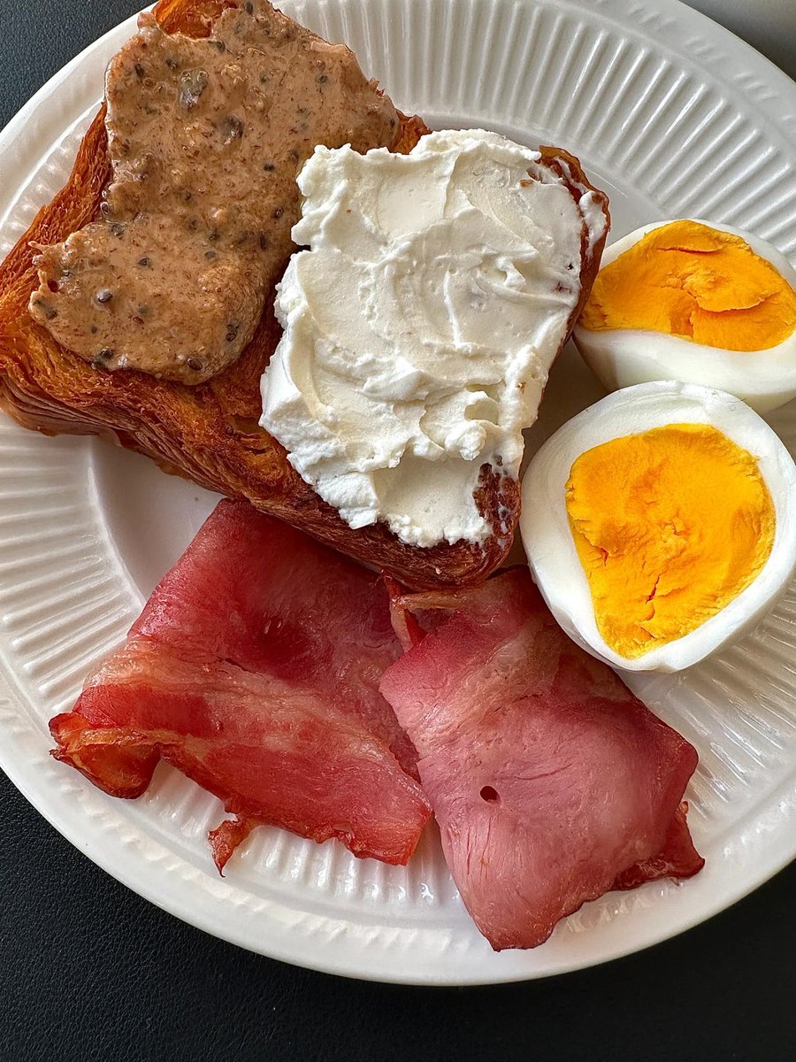 Midori613's tweet image. Keep calm and eat breakfast.❤️❤️