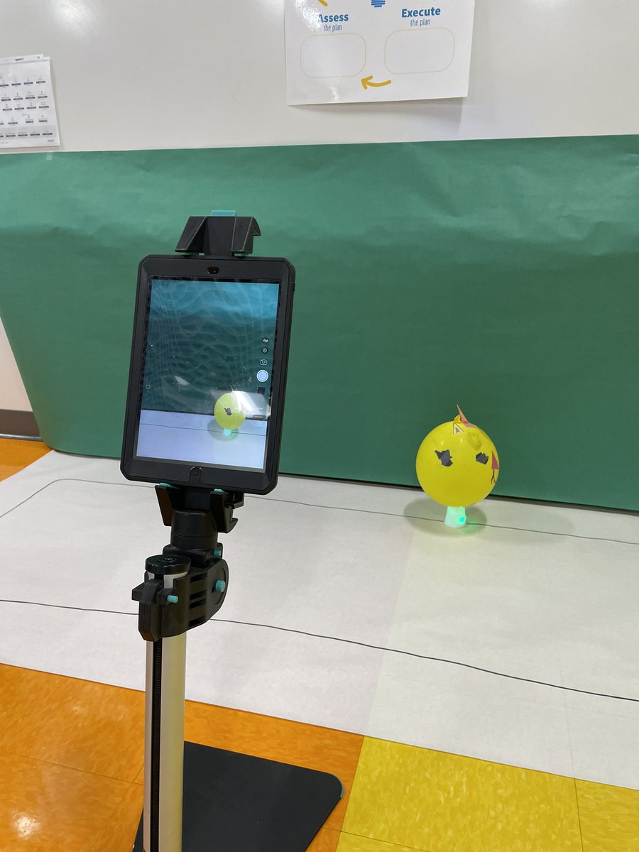 1st grade balloonitechs have finally made it to fall break! We ended this short week with a Balloons Over Broadway ozobot project.