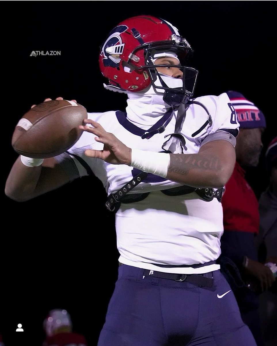 ZekeMarshall07's tweet image. Season stats through semis vs some of the best comp in the State. (State Championship game on Sunday night) 
Total yards and TDs: 
4206 yards, 52 TDs
173/263, 2833 passing yards, 37 TDs. 
121 rushes, 1373 rushing yards, 15TDs
#QB1 #RockChalk 🔴🔵