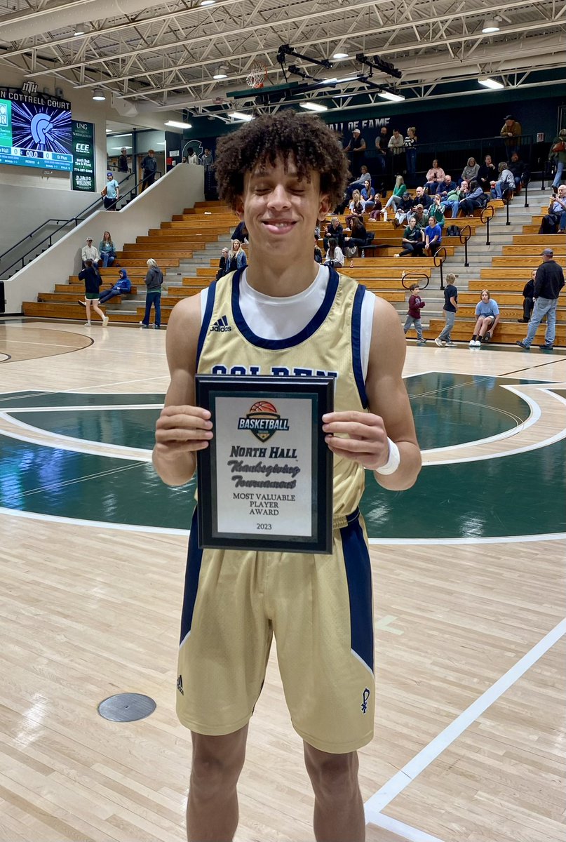 The Golden Lions went 2-0 this week and won the championship of the North Hall Thanksgiving Classic. 

Tourney MVP: Aiden Portee

def N. Hall 82-59

D’Marley Elliott - 14 pts 7 reb
A. Portee - 14 pts
Tobias Brinkley - 9 pts 
Mike Dee- 9 pts 
William Edwards - 7 pts 

#MTXE