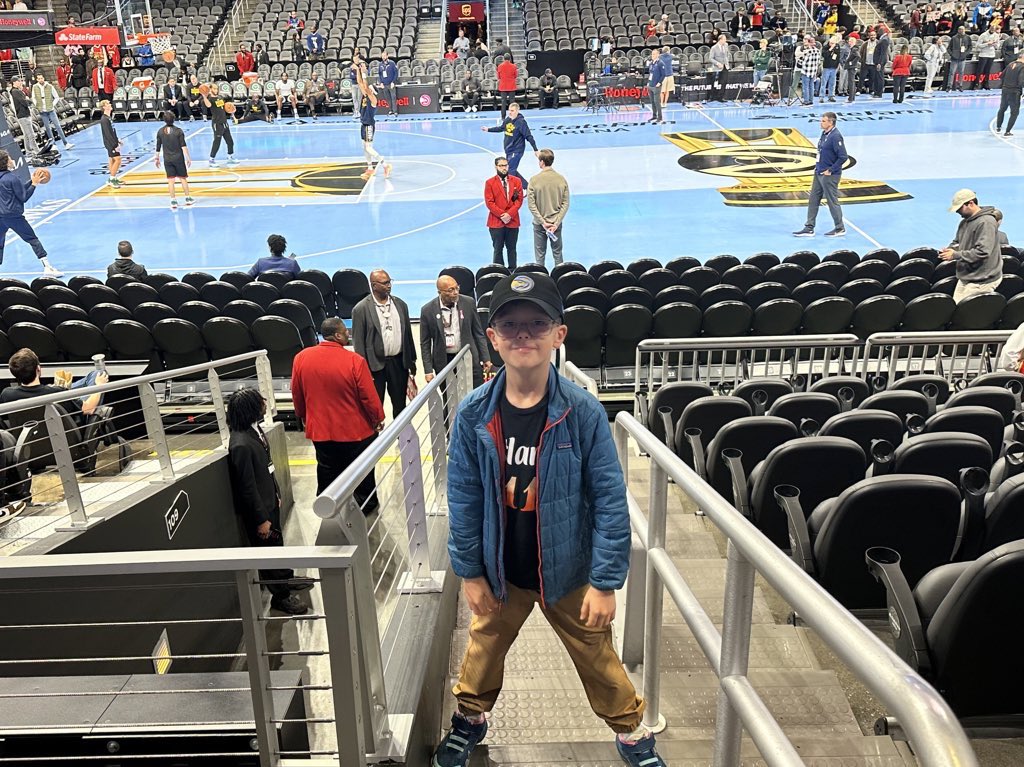 MilesTMitchell's tweet photo. First @ATLHawks game.  Ca-cawww! https://t.co/cPa95vh4KV
