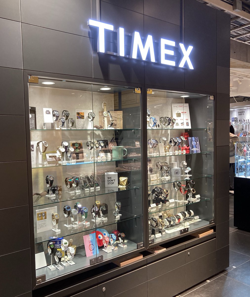昨日オープン！

国内最大級、100以上のTIMEXを揃えるTIMEX SHIBUYA BASE/タイメックス 渋谷ベースが、オンタイム渋谷ロフト店内にオープンしました。

これまで公式オンラインストアのみでの取り扱いだったモデルの一部など、国内ではなかなか手に取れなかったモデルや限定モデルなども揃えています。
