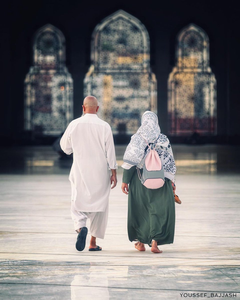 ربنا هب لنا من أزواجنا وذرياتنا قرة أعين واجعلنا للمتقين إماما

[Rabbanā hab lanā min azwājinā waḏurriyyātinā qurrata aʿyunin wa-jaʿalnā lilmuttaqīna imāmā]

Our Lord, give us joy in our spouses and offspring. Make us good examples to those who are aware of You