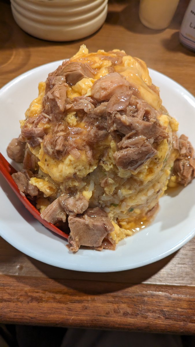 おはメディア～ 
藤沢にあるデカ盛りチャーハンが出てくる　#よなかそば　に行ってきました！
本当にデカかったです。そしてめっちゃ旨かったので食べきれます☺️
これ1㎏あるのに写真撮るセンスなっさ過ぎて大きさ伝わらねぇぇぇぇ

#企業公式秋のフォロー祭り 
#企業公式相互フォロー祭り 
#横浜X会