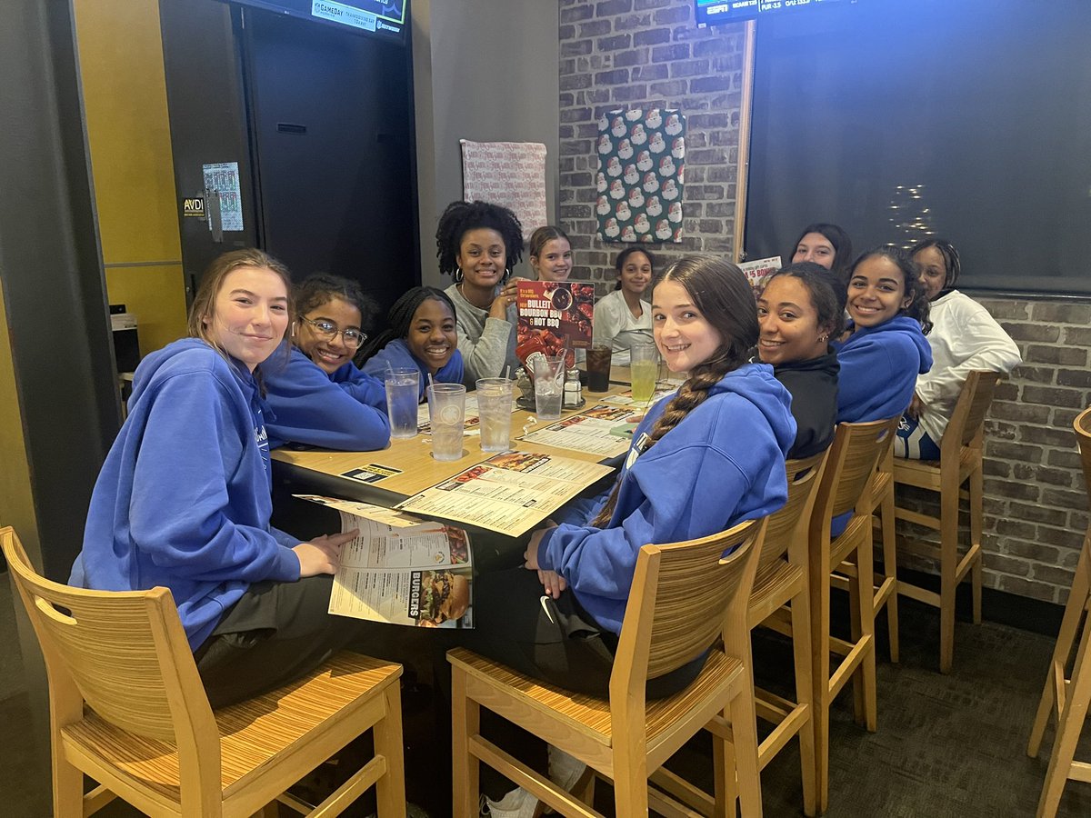 Mortimer Jordan Girls Basketball tweet media