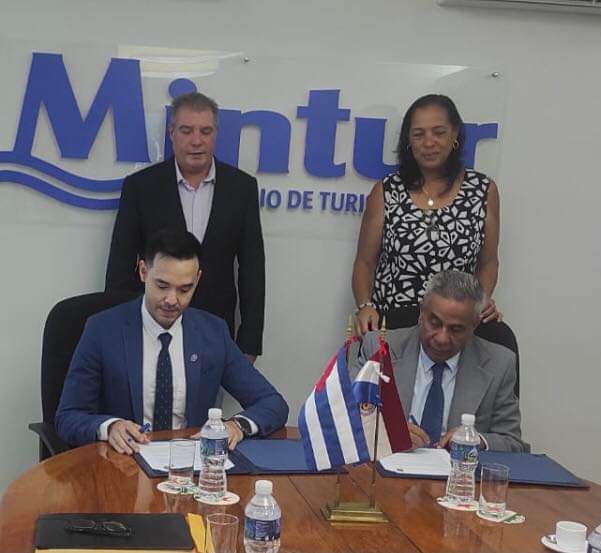 MinturCuba's tweet photo. 🤝Nuevos acuerdos de cooperación para la formación de trabajadores del turismo📚
🇨🇺#Formatur Escuela Ramal del Turismo y la Universidad Nacional de #Paraguay firman Convenio de Colaboración 🇵🇾
📉Esperamos obtener fructíferos resultados de este convenio
#Cuba #CubaUnica https://t.co/l4Ndpr0HsT
