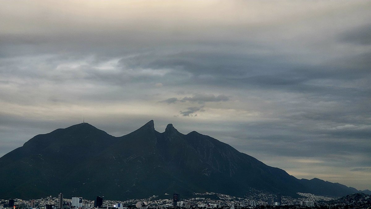 khj_heneciatwt's tweet image. Monterrey 공연 D-day1
여기가 바로 몬테레이산입니다. 이산은 말의 안장을 닮았다고 해서 유명하다네요
산의 웅장함을 사진에 못 담아서 아쉽네요.
내일 기대됩니다. Monterrey 내일 봅시다!!!

#HENECIA #RISINGIMPACT #Mexico
#Monterrey #MexicoHENECIA
#KIMHYUNJOONG 
#김현중…