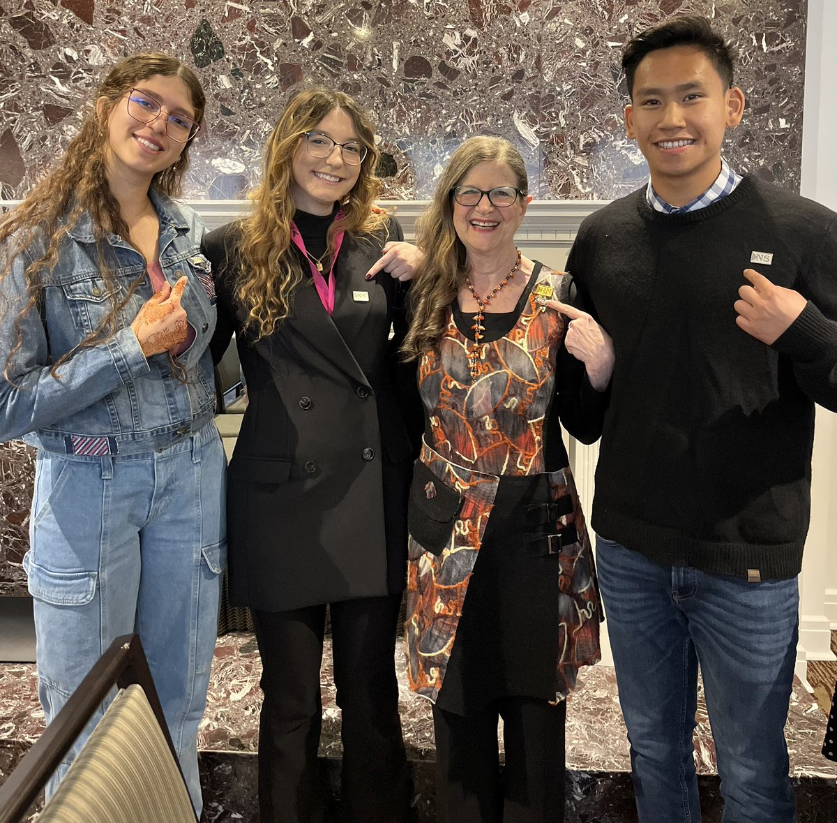 @LeighChappy <a href="/JoanKingston/">Joan Kingston</a> Congratulations Senator <a href="/JoanKingston/">Joan Kingston</a> #Nurses bring evidence &amp; courage to all we do. 

BIG discussions ahead such as:

➡️ #ClimateEmergency

➡️ #Pharmacare

➡️ #OpioidCrisis 

➡️ #HealthForAll 

Evidence shows #ForProfit care delivers < and cost >

#GoNursesGo #LeadershipMatters