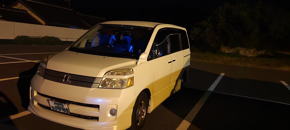 satori445's tweet photo. #60VOXY
#VOXY
#AZR60
グレードはZの煌
年式は平成17年
メリット
音がいい(マフラー変えてるから)
ガソリンタンクがでかい
デメリット
燃費が悪い
黒煙が出る
メータが真ん中にあるから同乗者にバレやすい(違反)
オーディオが古いからBluetoothが使えない(ナビが対応してないだけ)
続きはリプで↓ https://t.co/eYbw0FdzZv