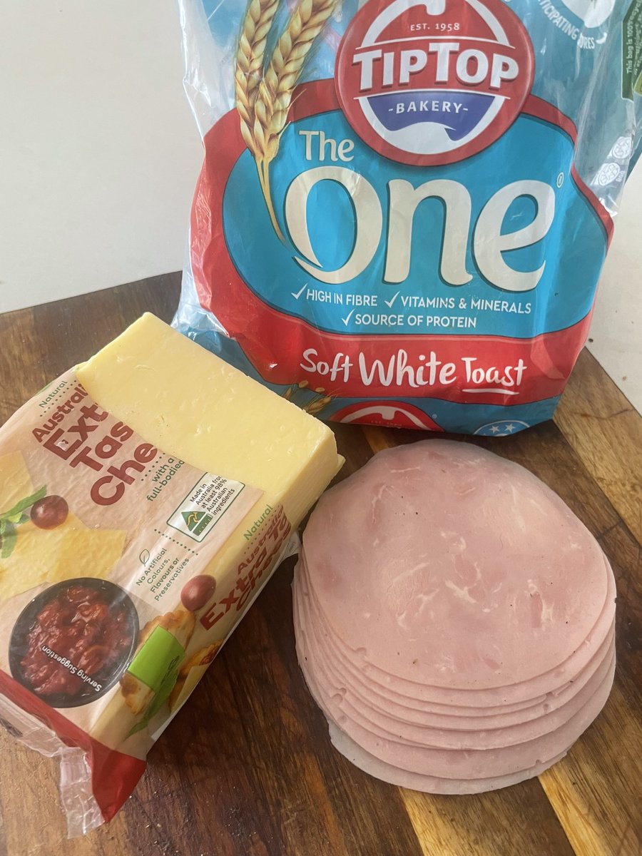 Miss Madeleine tweet media