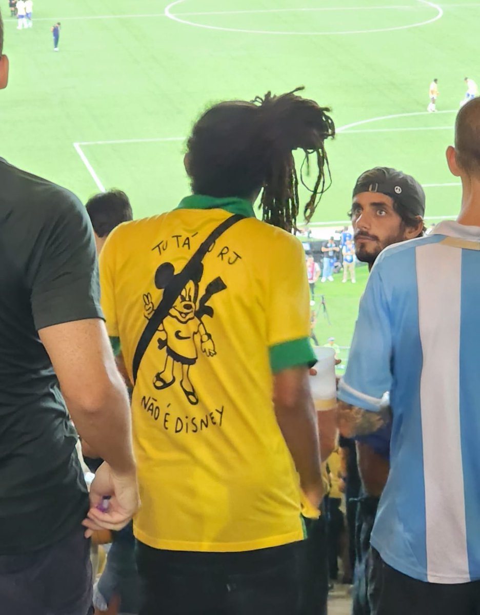 MeChamoMarco's tweet photo. Um recado no Maracanã para Brasil x Argentina. Aconteceu. https://t.co/guB3sVKbru