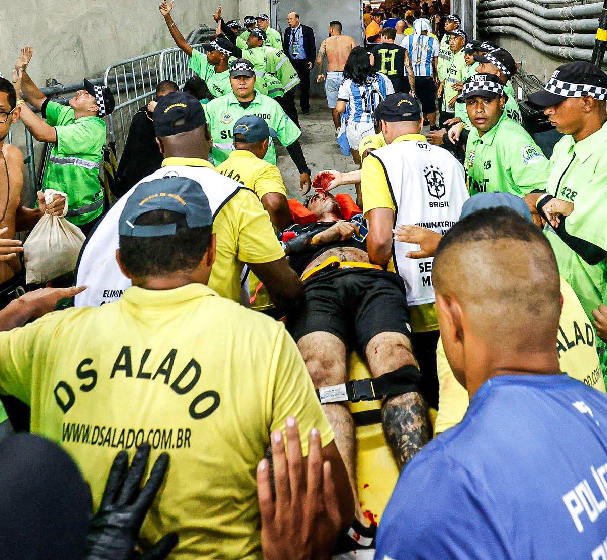 dataref_ar's tweet image. Otra vergüenza mundial. Una vez más en Brasil.