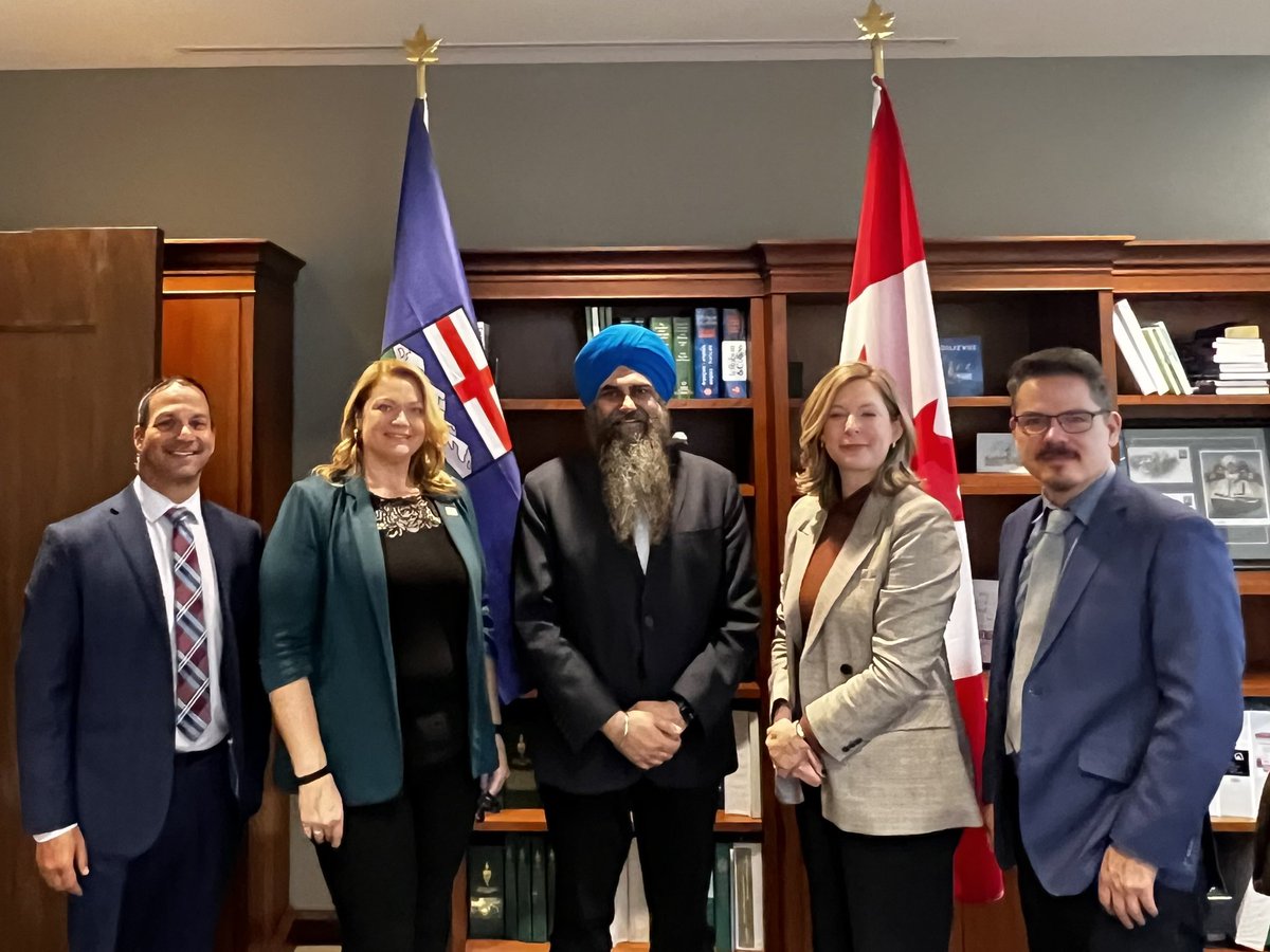 It was a pleasure to have a conversation with @TimUppal regarding the affordability crisis. Canadian Municipalities need direct, dependable, and consistent funding from the federal government to help with solutions. #CDNmuni #CDNpoli #FCM #shpk #strathco