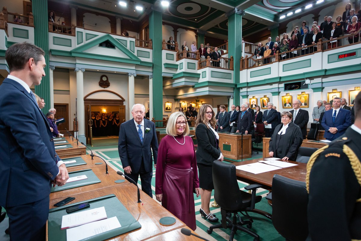 Le 14 novembre, Mme Joan Marie J. Aylward a été assermentée en tant que lieutenante-gouverneure de Terre-Neuve-et-Labrador. Nous lui souhaitons la meilleure des chances dans le rôle de représentante du roi Charles III dans sa province. 🤝 📸 Crédit photo: @NL_HOA @LtGovNL
