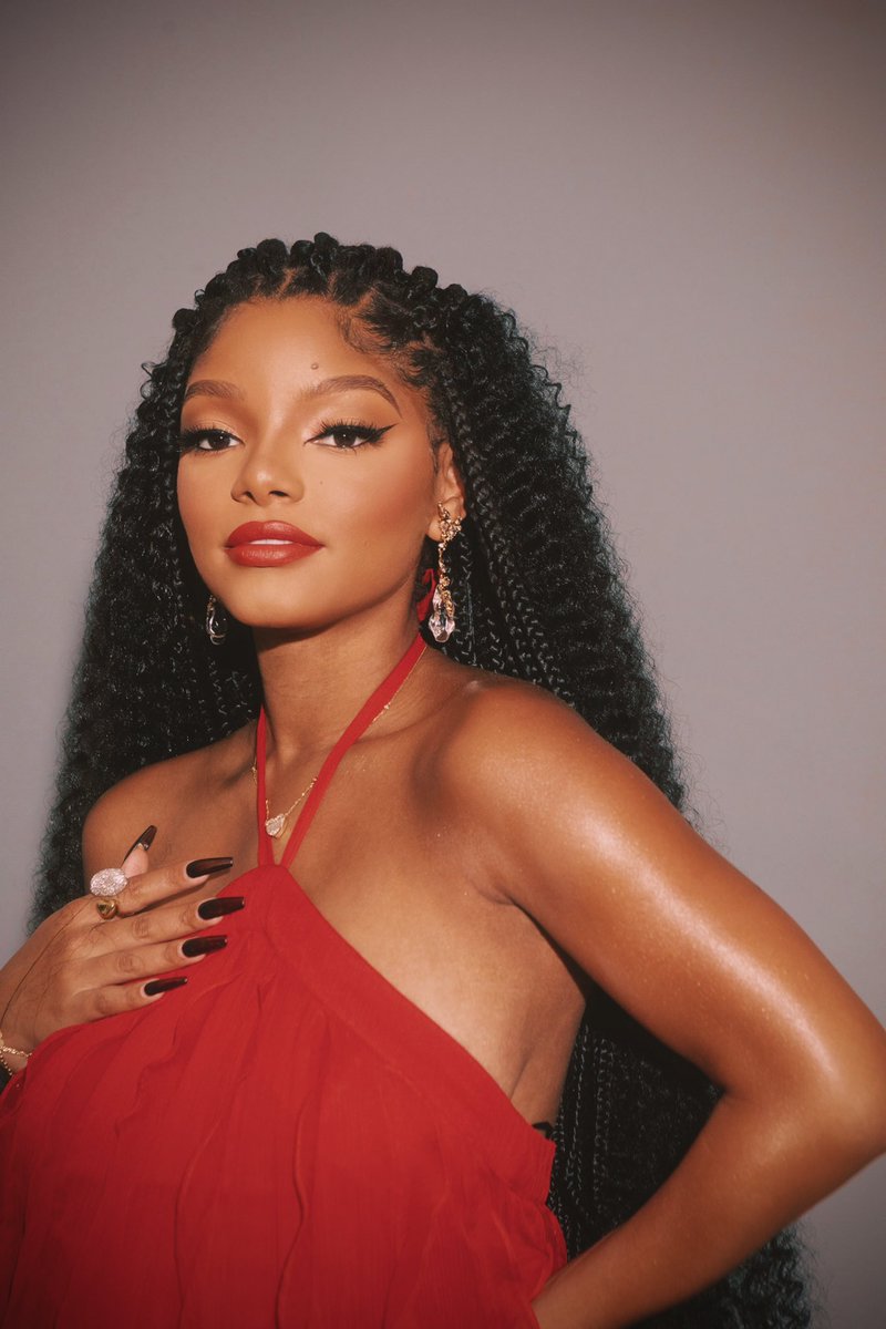 HalleBailey's tweet photo. lady in red ♥️✨the color purple comes out christmas day ! https://t.co/ZAvKtx7suo