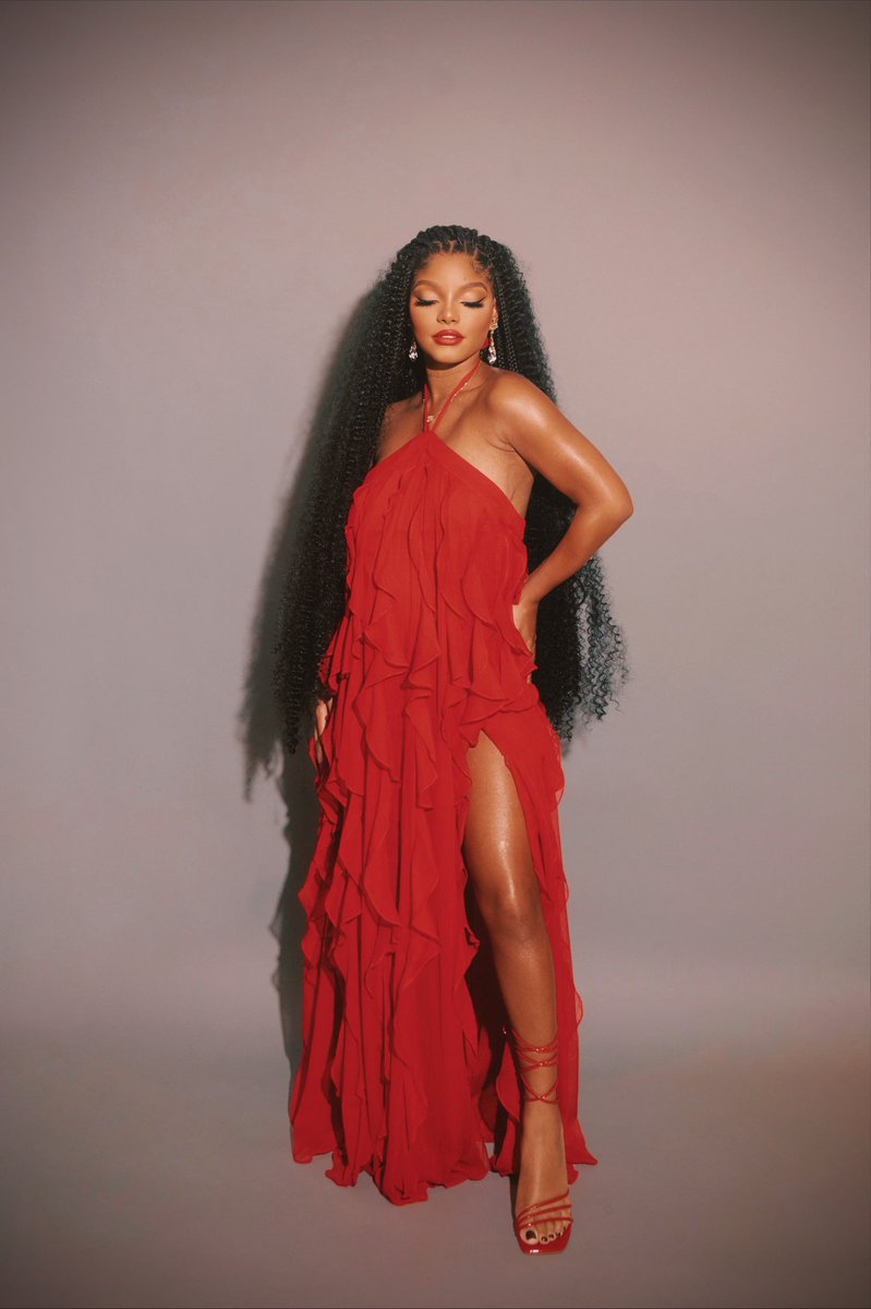 HalleBailey's tweet photo. lady in red ♥️✨the color purple comes out christmas day ! https://t.co/ZAvKtx7suo