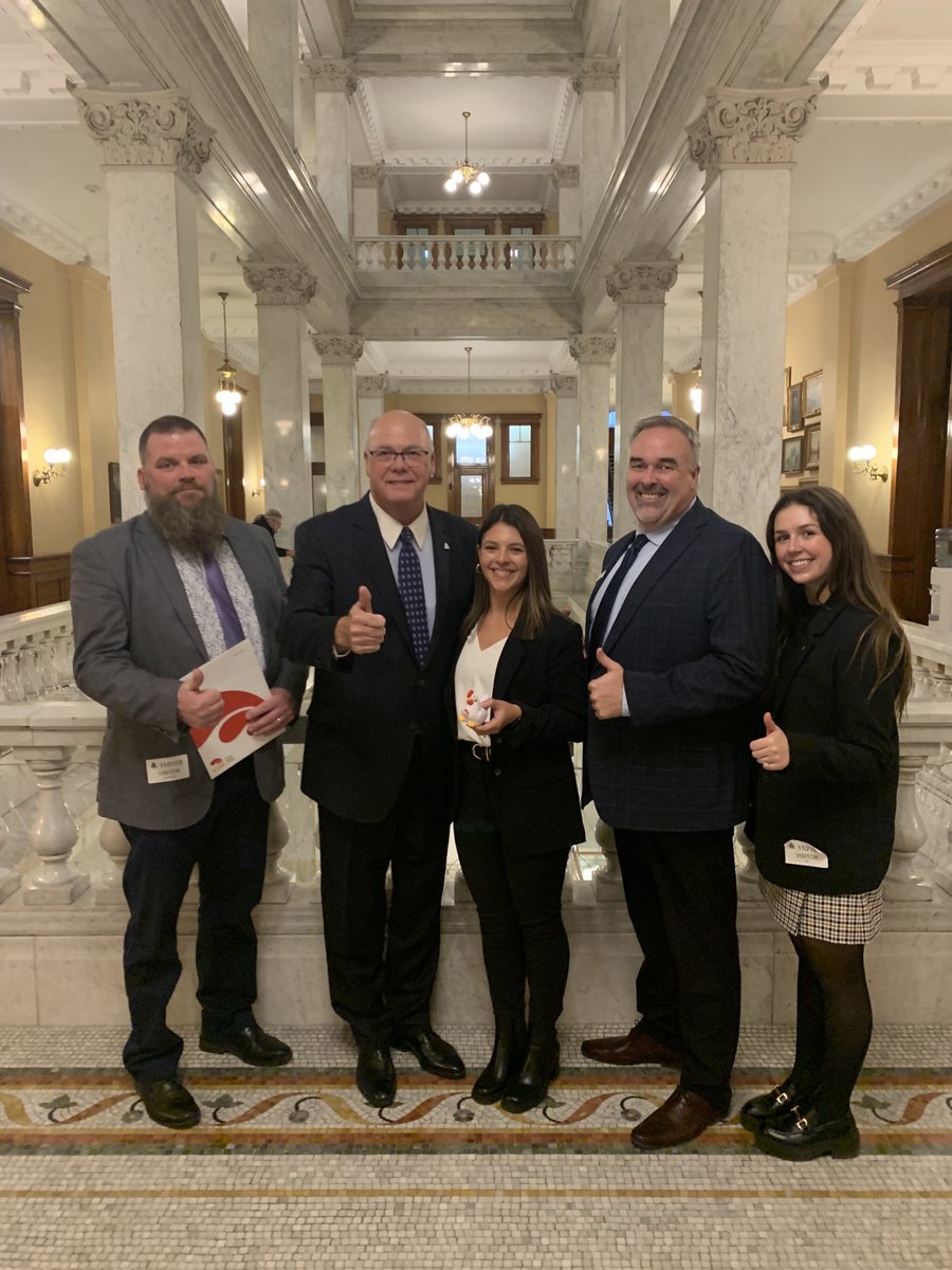 Representatives of CFO’s 1,300 farmers in over 330 communities were fortunate to have met w. <a href="/RobFlackEML/">Rob Flack</a> to discuss chicken farmers’ commitment to biosecurity standards. Our chicken farmers work under strict biosecurity to prevent disease risk #Iheartchickenfarmers #ChickenDay23