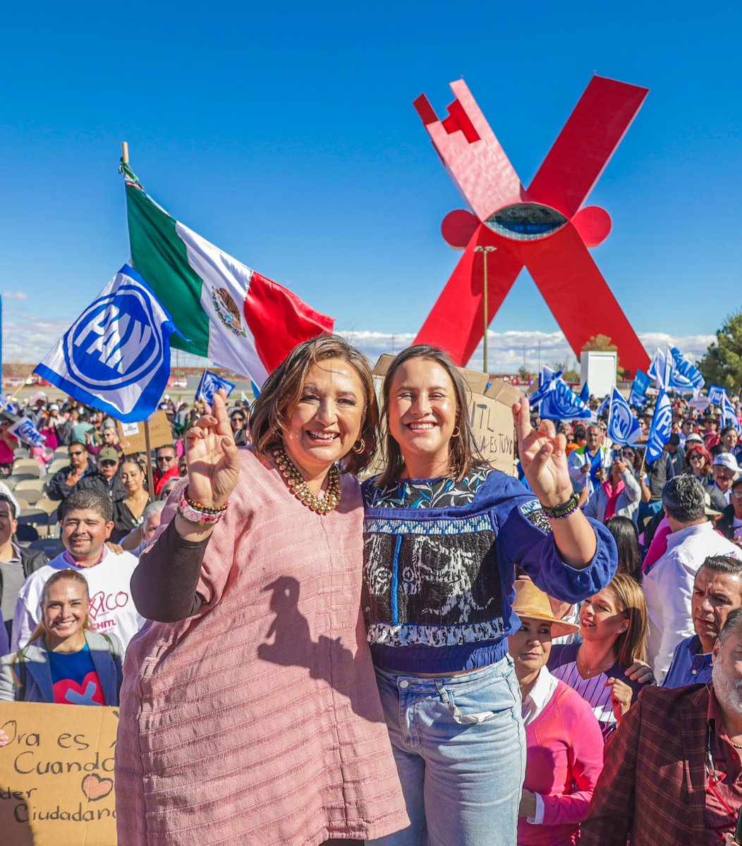 dianavegal's tweet photo. Me encantó acompañarte en el arranque de precampaña en Ciudad Juarez: la # 1 como diría el buen Juan Gabriel ¡Te admiro y te quiero mucho jefa! https://t.co/GcxXDhch4k