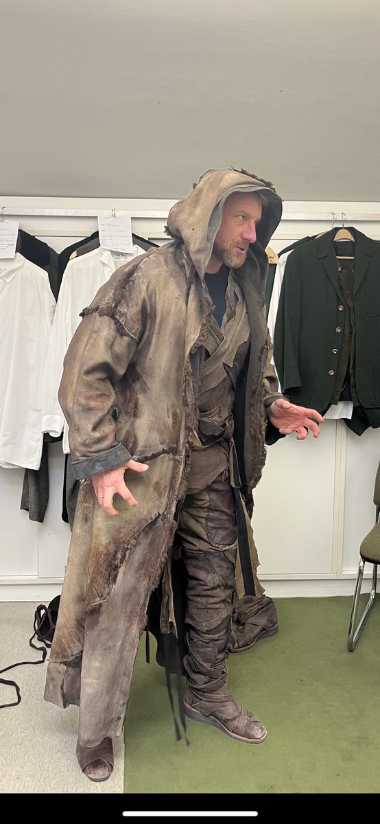 GGboeck's tweet photo. My personal Hofmannsthal/Strauss-Festival🎄🤩is coming up soon in Dec. with #elektra #orest 🪓🩸@WrStaatsoper + #rosenkavalier #baronochs 🌷🐮@StaatsoperBLN …1st fitting today for the #harrykupfer-🤩production 👍
Before some more #sarastro + #colline in #vienna🇦🇹 https://t.co/KcdWDVwGPq