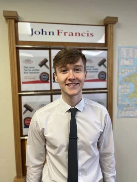 Meet Reece Ford!

He started with us as a Sales Negotiator in our Fishguard branch earlier this year. He's been an asset to the team and is always giving it his all 💪 

#MeetTheTeam