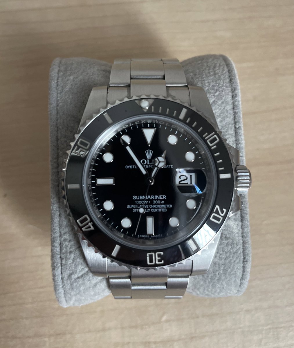 whothestu's tweet photo. @LuxuryWatchGuy1 2016
Black
116610LN
Box/papers

Not shown: been to US Submarine test depth, former Naval Officer. https://t.co/no1BbLu92B