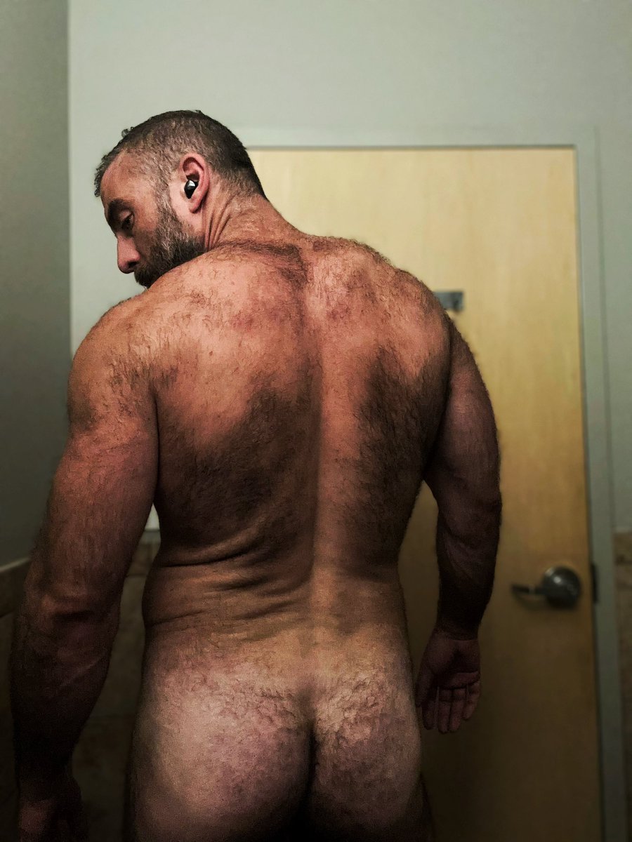 smashedapples's tweet photo. The hairier the better, ‘eh? https://t.co/NNqkrTxqvW