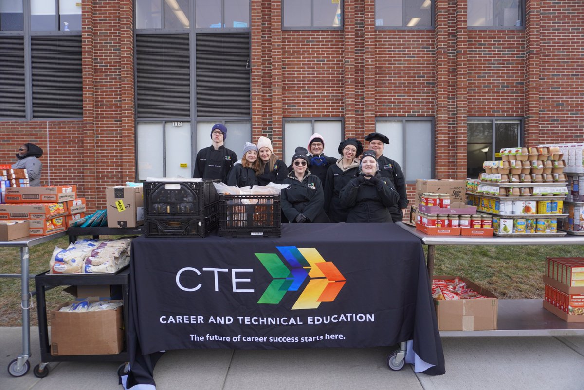 WSWHEBOCES's tweet photo. Operation Turkey 2023 - Basket of Thanks. #Culinary Arts & Hospitality students and the Saratoga Wilton #Kiwanis Club prepared 130 holiday food baskets for local families in need in what they call “Operation Turkey.” #OperationTurkey
https://t.co/3G8Lq4iGqi https://t.co/N1tt68qdKj