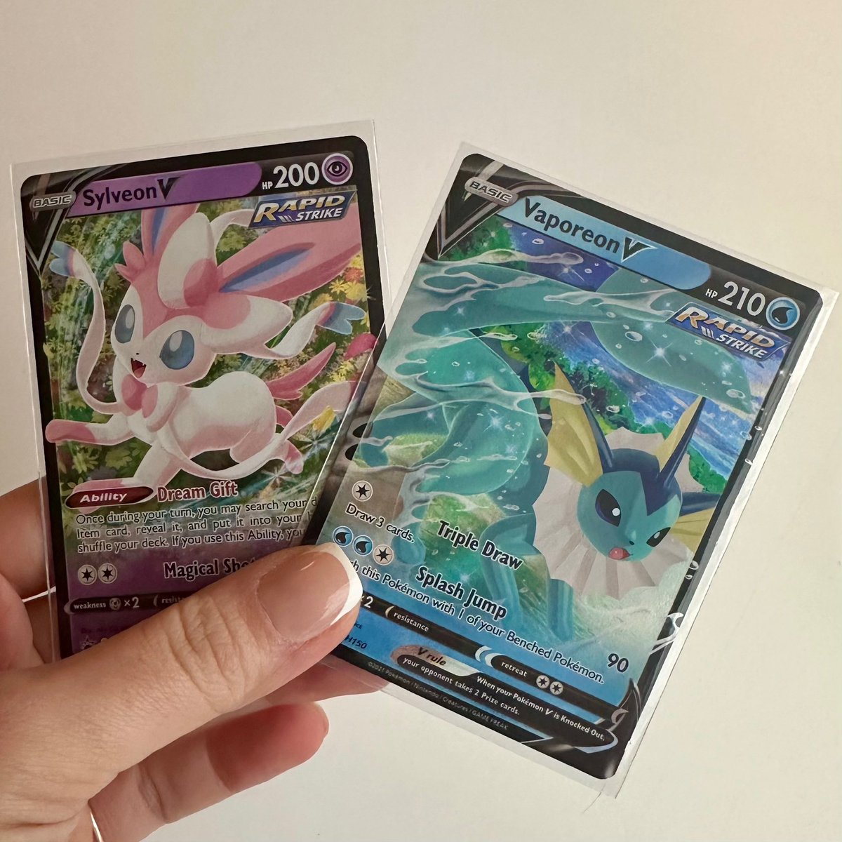 Spoopymel's tweet photo. 🐰🐱🦊GIVEAWAY🦊🐱🐰

Getting into the thankful spirit, I wanna give away these 2 eeveelution promos! 

Just follow and repost 💫

Winner will be picked Sunday November 26th! 🫶🏼 https://t.co/CBxUqncF0q