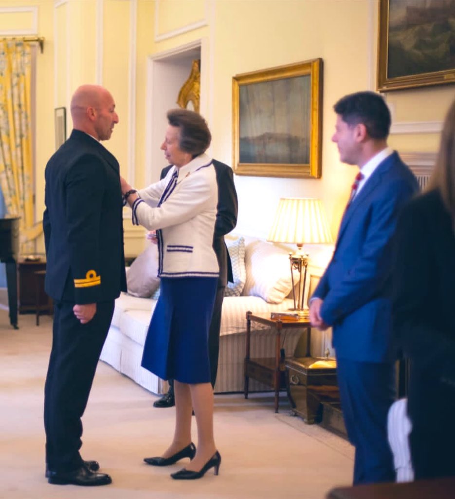 A proud day for @HMCustomsGib. This is the first medal presented to Customs Officers. ECO Kenneth Alvarez, who has worked hard for officers to receive this recognition, accepts the Coronation Medal from HRH The Princess Royal.