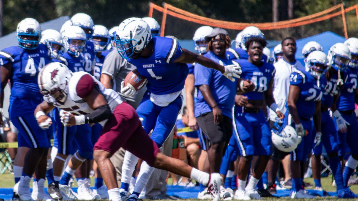 daylon_parks's tweet photo. #AGTG After a great conversation with @Coachfrederick5 I’m blessed to receive an ⭕️ffer from St. Andrews university.@StAndrewsFB @HallTechSports1 @SECMIXTAPE @HBCUALLSTAR https://t.co/UHQaGFhzCT