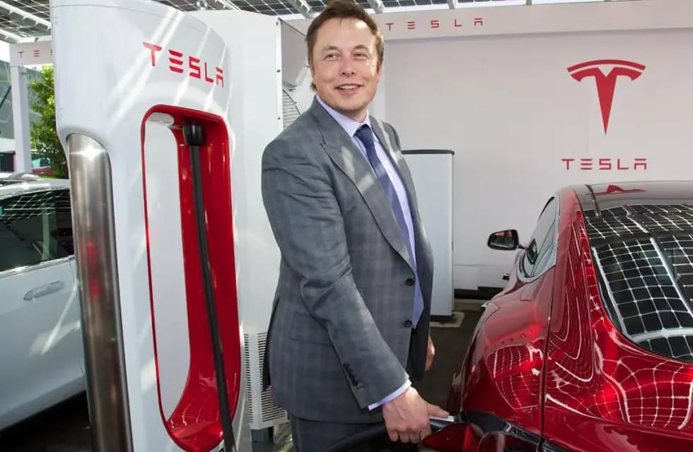 mileipincho's tweet photo. ATENCION🚨
Elon Musk está dispuesto a inyectar USD 100.000 millones a la Argentina, lo que incluiría la llegada de TESLA al país (Fábrica, vehículos, red de cargadores y sistema de Autopilot).
Estamos viviendo un momento histórico para el país!💙🤍🇦🇷 https://t.co/Tqt1AQ3iWq