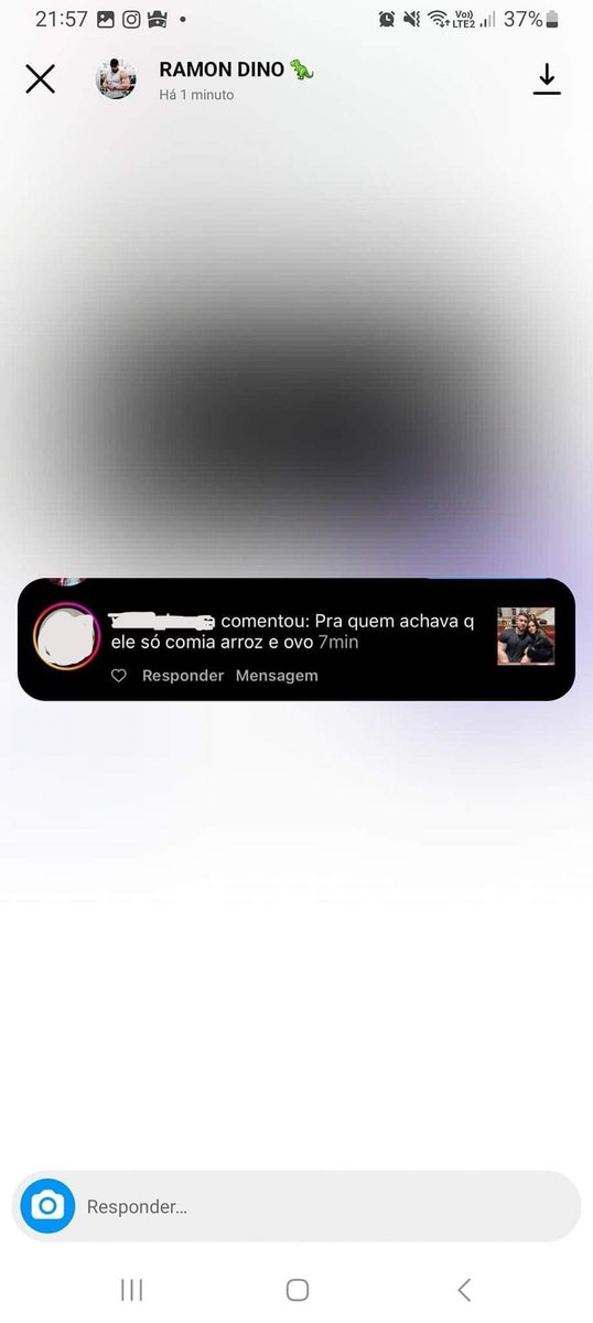 videosmaiconkus's tweet image. o cara tomando uma encocada do Ramon Dino kkkkkkkkk