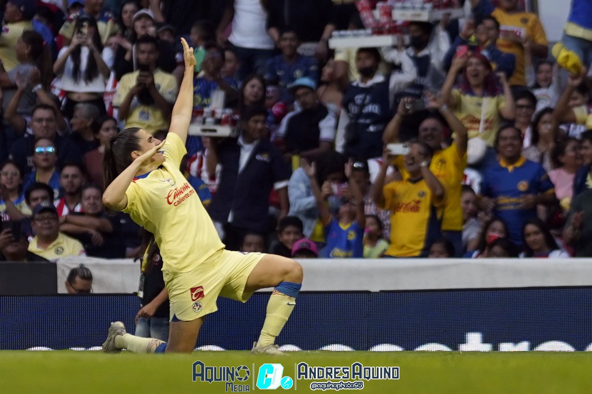 aquinomedia95's tweet photo. #Galería 📸
#AmericaFemenil derrotó 2-1 a #ChivasFemenil y así consigue su pase a la gran final del #Apertura2023, encuentro disputado en la cancha del #EstadioAzteca

📸| @aquinophoto95 
#LigaBBVAMXFemenil #SienteTuLiga #VamosPorEllas https://t.co/tYDWZ1MV9n