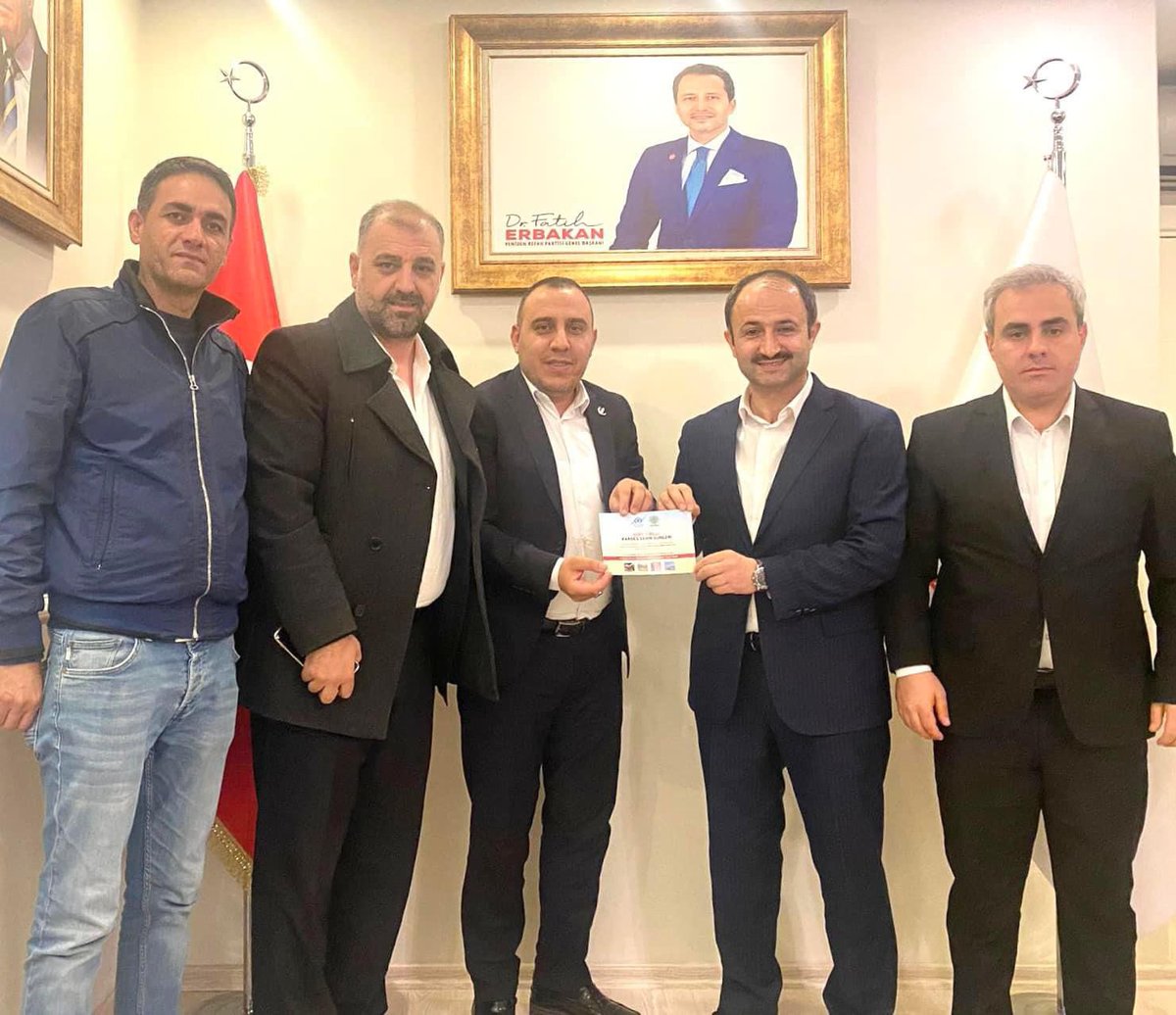 mfatihalis's tweet photo. Siirt Tanıtım Günleri’nin davetiyesini teslim etmek üzere Kaymakamımız Sayın Mahmut Kaşıkçı’yı, AK Parti İlçe Başkanımız Sayın Süleyman Yiğitoğlu’nu, siyasi partilerimizin ilçe başkanlarını ve ilçe kurum müdürlerimizi ziyaret ettik.

🗓️ 22-26 Kasım
📍 Sultangazi Etkinlik Alanı https://t.co/jSjw0DELAv