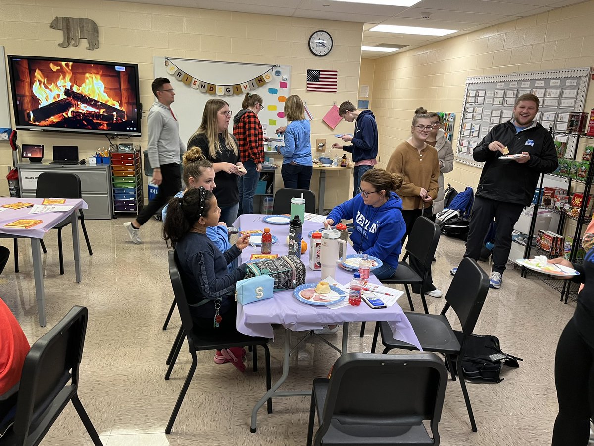 Friendsgiving 2023! Thankful for a school community that prioritizes functional and fun opportunities for students! 🐻💙