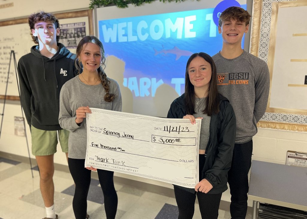 Ash Hartman tweet media