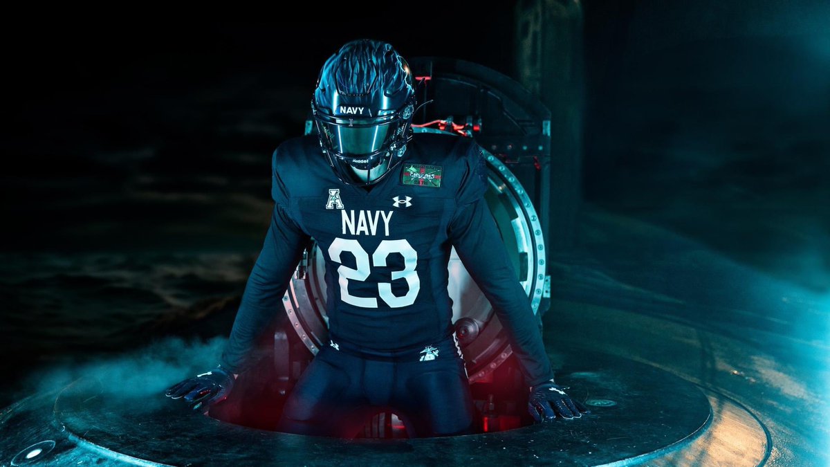 As a submariner I got to say these are THE coolest uniforms I’ve ever seen! Salute to all my brothers and sisters of the silent service! Go Navy!