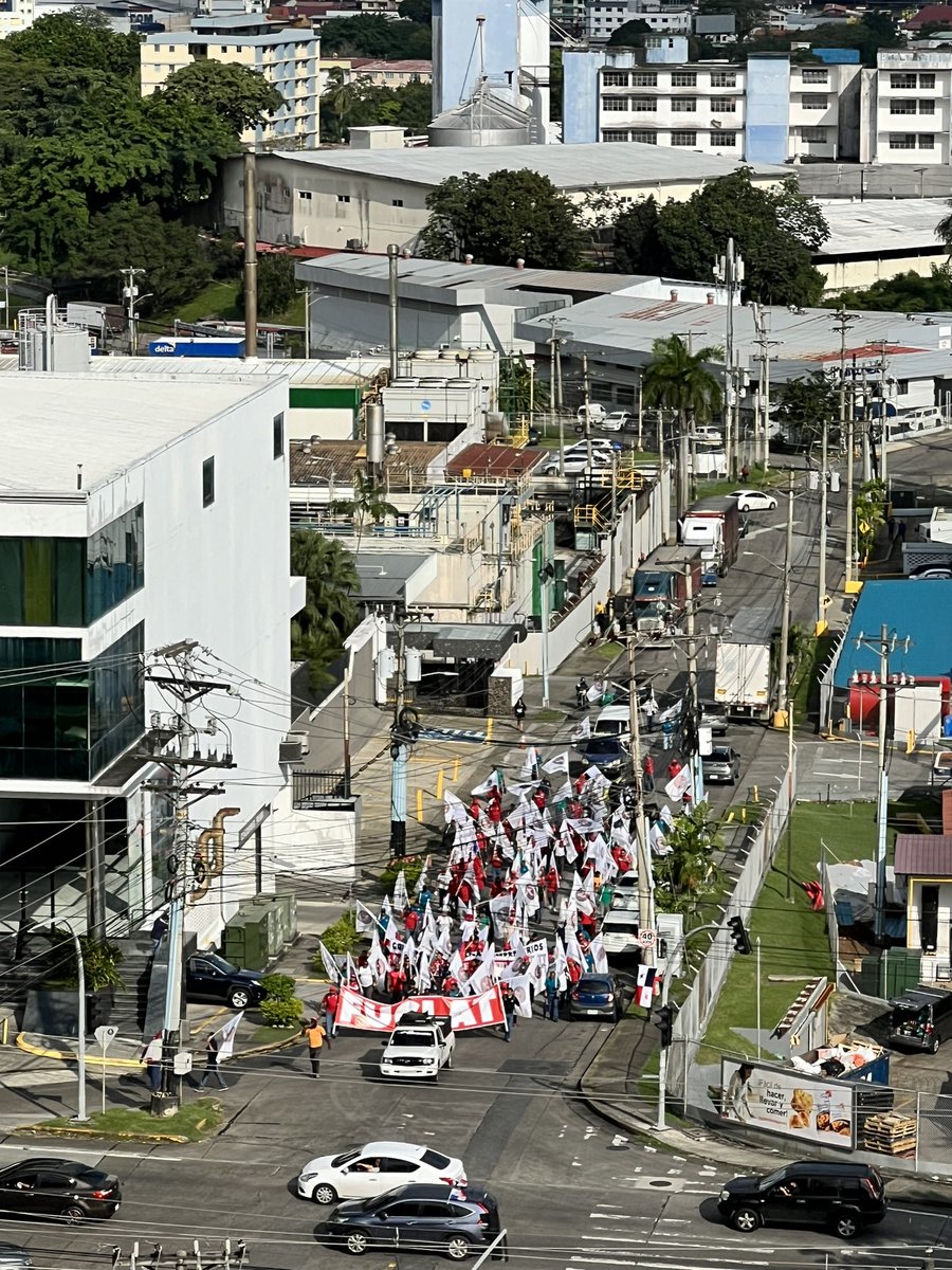 Jeb_A's tweet photo. A esta hora cerca del Dorado #panama #protestas #Minería #trafico https://t.co/Ghw0XQGAA7