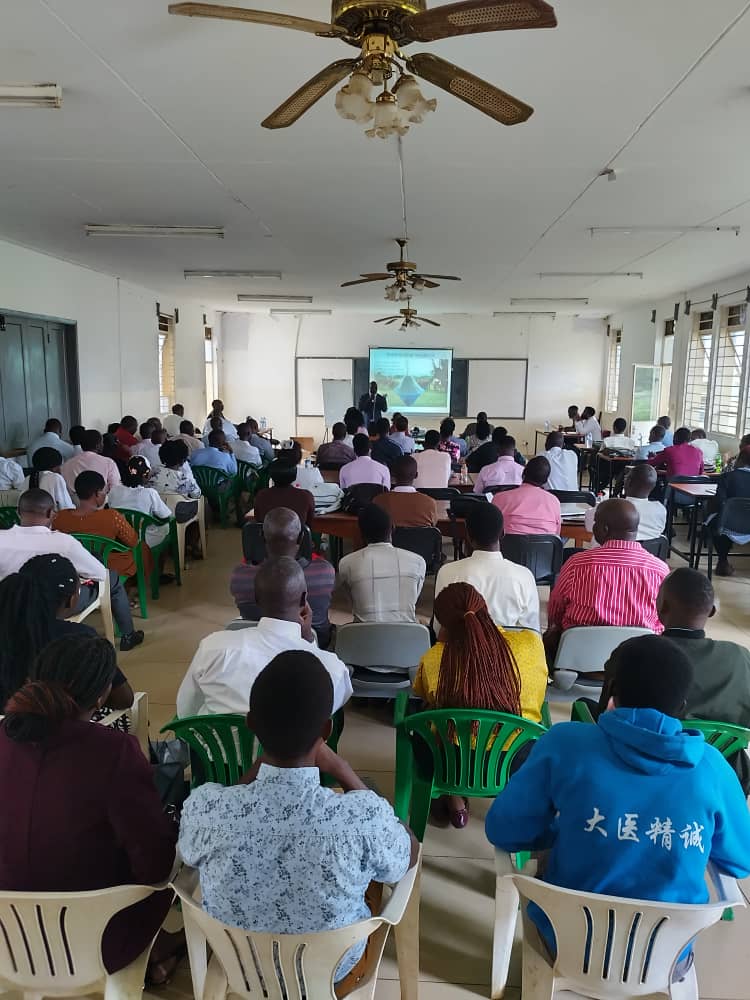 BufhsAMRClub78B's tweet photo. @beat_the_bugs @Gathai__Mundia @MOH_Kenya @kilimoKE @WHOKenya @FAOKenya @WOAH_Africa @NkaiwuateiJimmy We also had a zoom session in the same grand round for Health workers in the diaspora, Students from other universities, and also had two visitors from Netherlands who talked about the AMR problem back in Netherlands, thanks to @USAIDUganda who facilitated the zoom session. https://t.co/gmAh2AWSHx