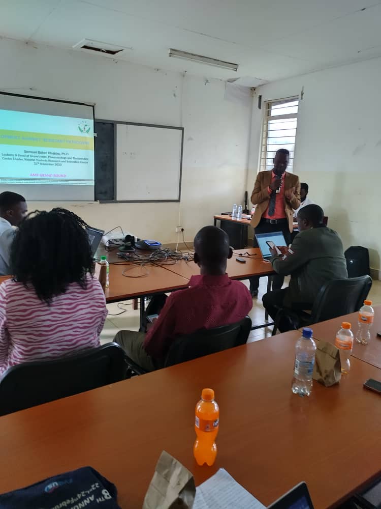 BufhsAMRClub78B's tweet photo. @beat_the_bugs @Gathai__Mundia @MOH_Kenya @kilimoKE @WHOKenya @FAOKenya @WOAH_Africa @NkaiwuateiJimmy We also had a zoom session in the same grand round for Health workers in the diaspora, Students from other universities, and also had two visitors from Netherlands who talked about the AMR problem back in Netherlands, thanks to @USAIDUganda who facilitated the zoom session. https://t.co/gmAh2AWSHx