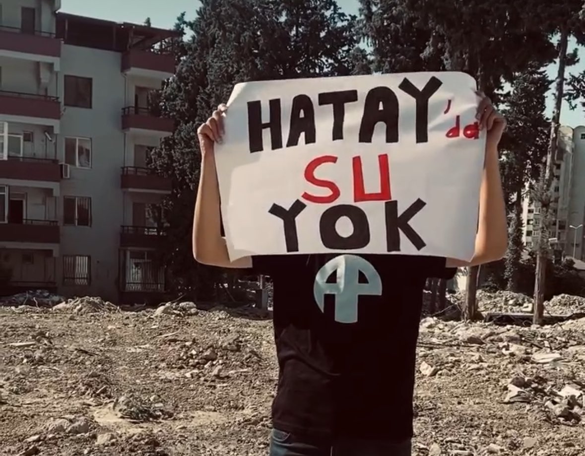solcugazete's tweet photo. TBMM’ye verilen “deprem sonrası Hatay'da meydana gelen yıkımlarla birlikte ortaya çıkan sorunlar araştırılsın”önerisi AKP-MHP oylarıyla reddedildi! https://t.co/TdI2w9HWWs