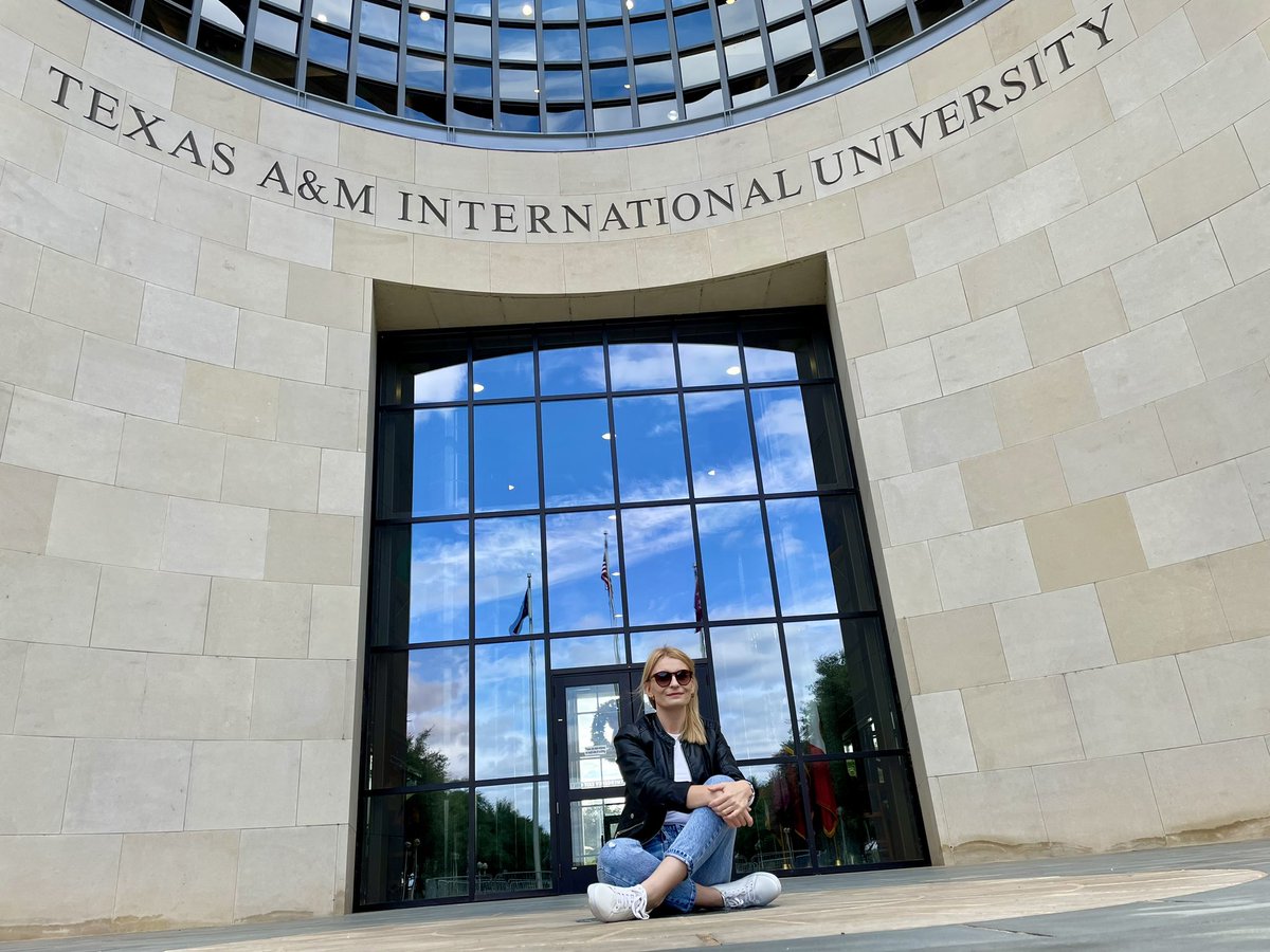 katjankowiak's tweet photo. Thrilled to be back at @txamiu, running an EEG study in the Brain &amp; Cognition Lab and exploring the bilingual community of Laredo! 🧠🌐 #Research #Bilingualism https://t.co/mCIeGizWj7